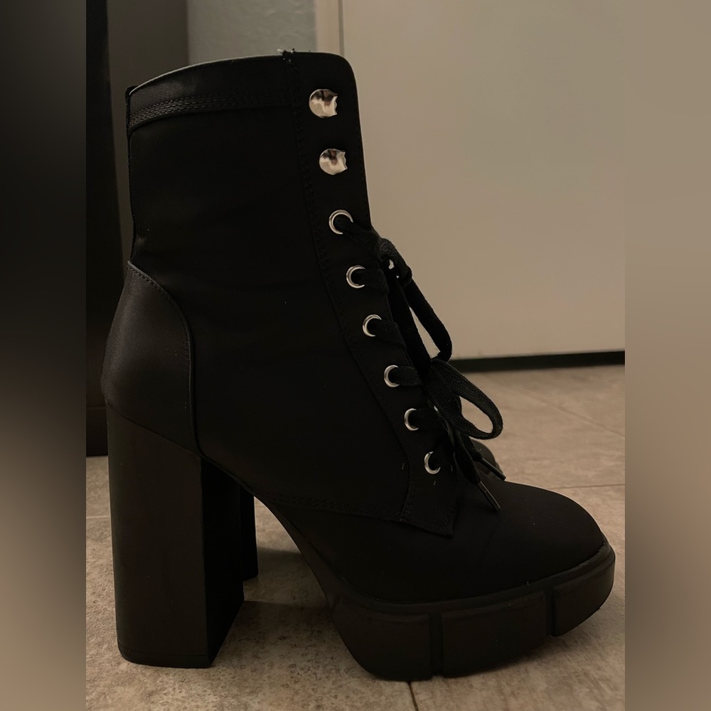 Steve Madden Platform Boots